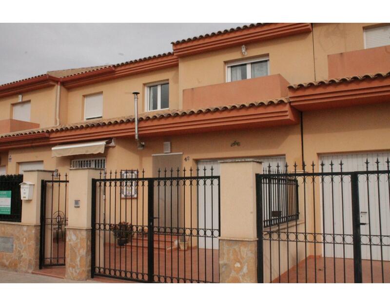 Townhouse for sale in Pinoso, Alicante