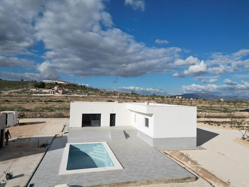 Villa til salg i Pinoso, Alicante