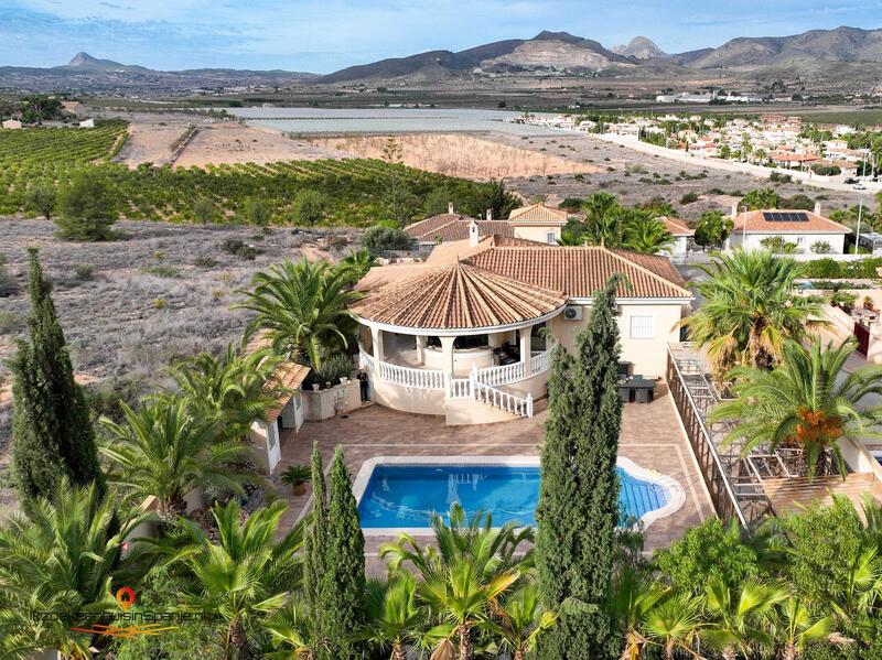 Villa til salg i Hondon de las Nieves, Alicante