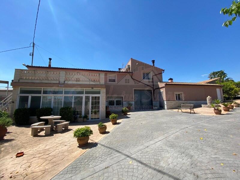 Villa à vendre dans Monóvar, Alicante