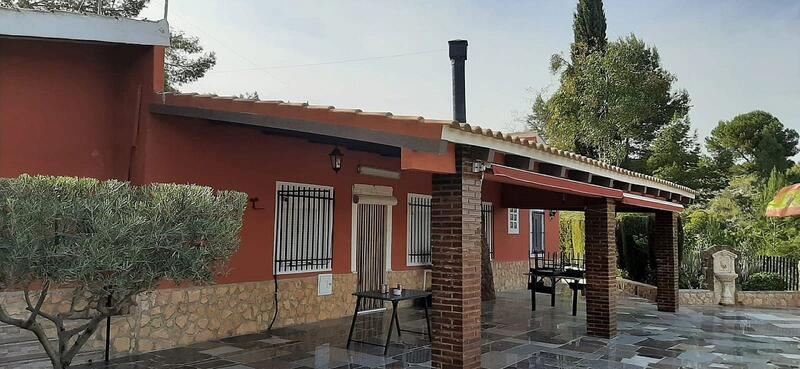 Villa en venta en Yecla, Murcia