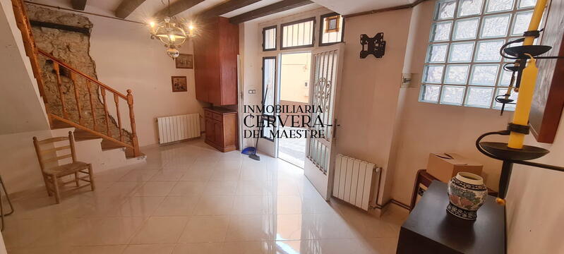 7 bedroom Townhouse for sale