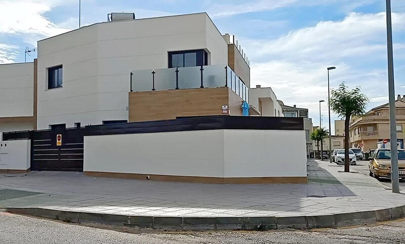Villa Te koop in Pilar de la Horadada, Alicante