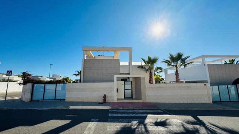 3 спальная комната Villa продается в Benijófar, Alicante