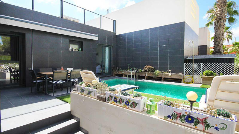 Duplex for sale in Villamartin, Alicante