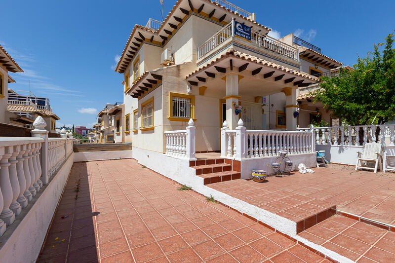 Duplex for sale in La Zenia, Alicante