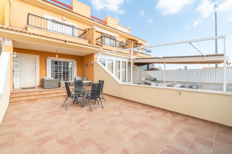 Townhouse for sale in Los Dolses, Alicante