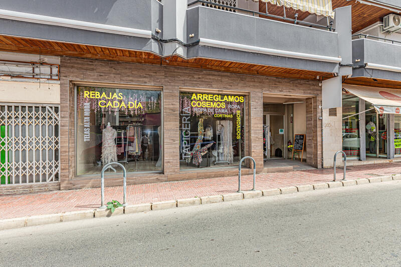 Local Commercial à vendre dans Torrevieja, Alicante