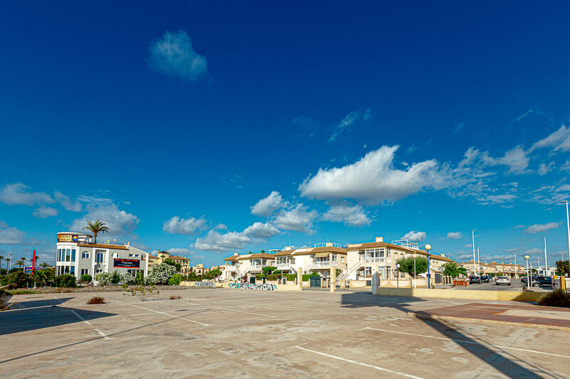 Terrenos en venta en La Zenia, Alicante