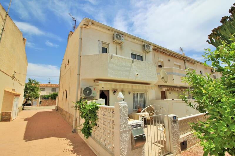 Townhouse for sale in Cabo Roig, Alicante