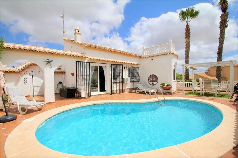 Villa à vendre dans Villamartin, Alicante