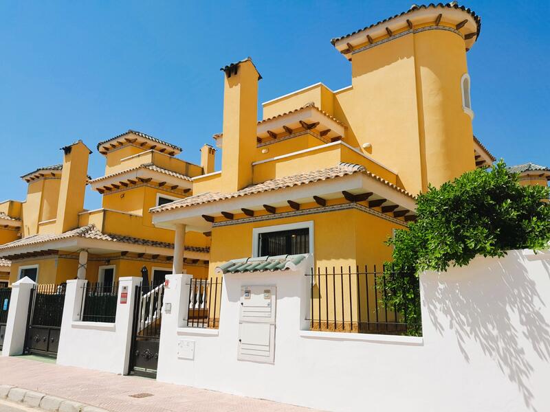 3 Cuarto Villa en venta