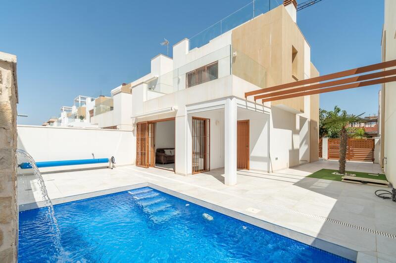 Villa for sale in Torre de la Horadada, Alicante