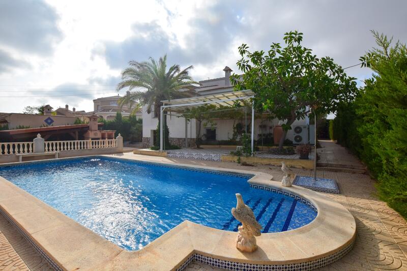 Villa for sale in Ciudad Quesada, Alicante