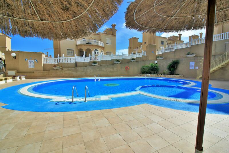 Townhouse for sale in Villamartin, Alicante