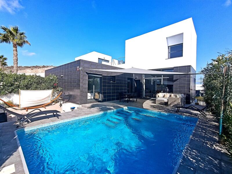 Villa for sale in Algorfa, Alicante