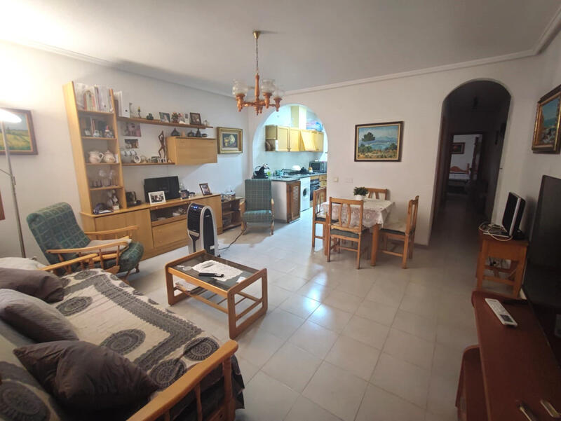 3 bedroom Apartment for sale