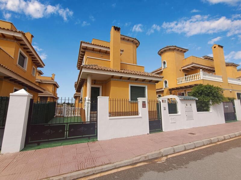 Villa til salg i Ciudad Quesada, Alicante