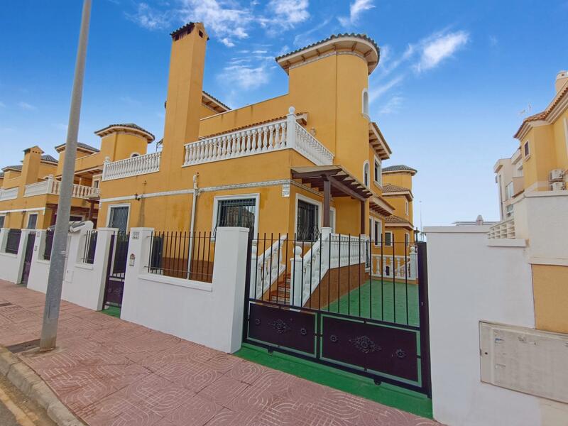 2 Cuarto Villa en venta