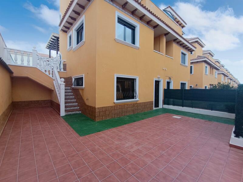 2 Cuarto Villa en venta