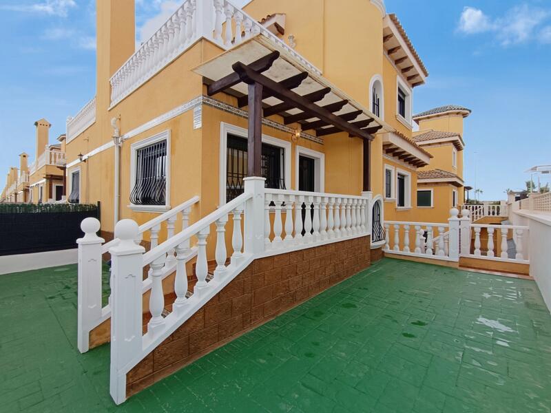 2 Cuarto Villa en venta