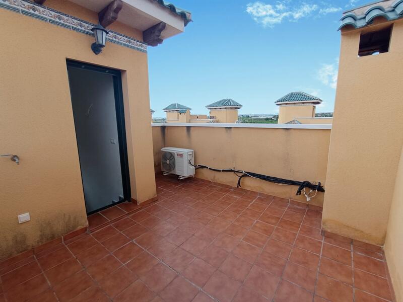 2 Cuarto Villa en venta