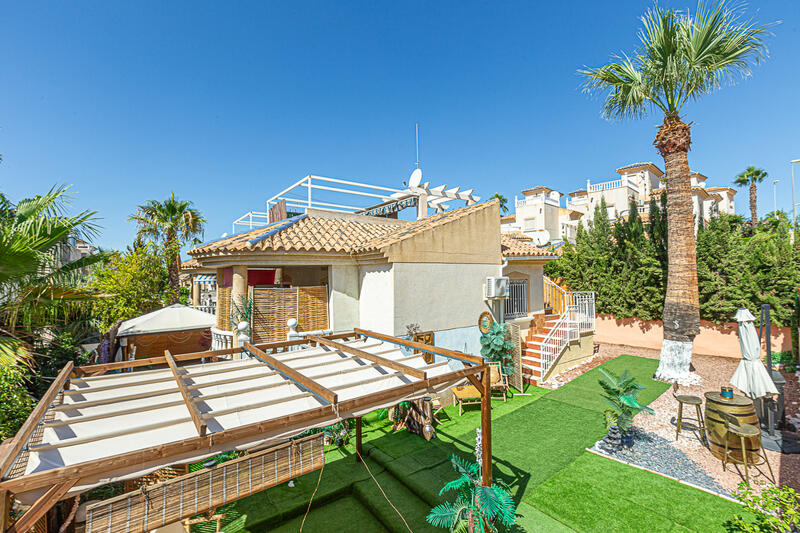 Villa en venta en Villamartin, Alicante