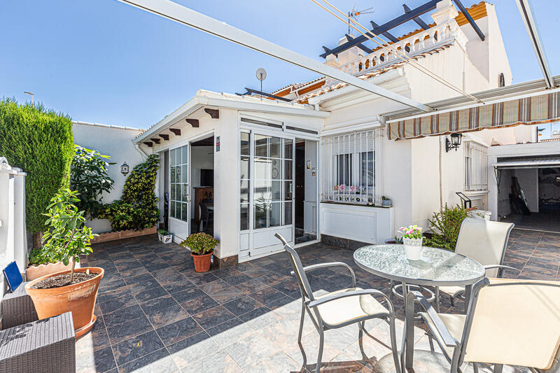 Villa à vendre dans La Zenia, Alicante