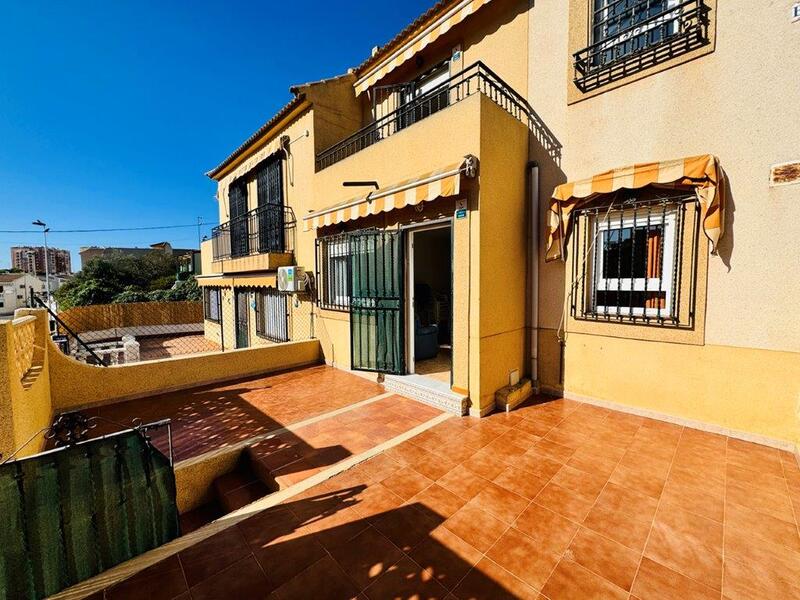 Maison de Ville à vendre dans Torrevieja, Alicante