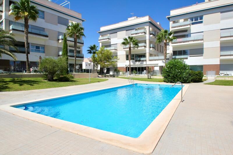 Apartamento en venta en Villamartin, Alicante