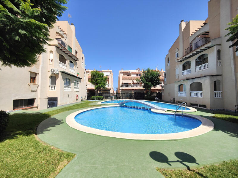 Apartamento en venta en Torrevieja, Alicante