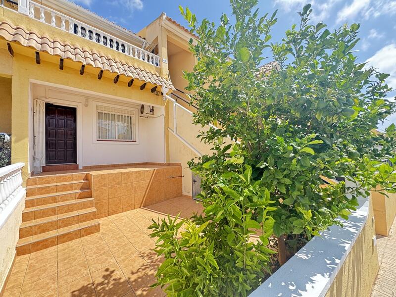 Apartamento en venta en Villamartin, Alicante