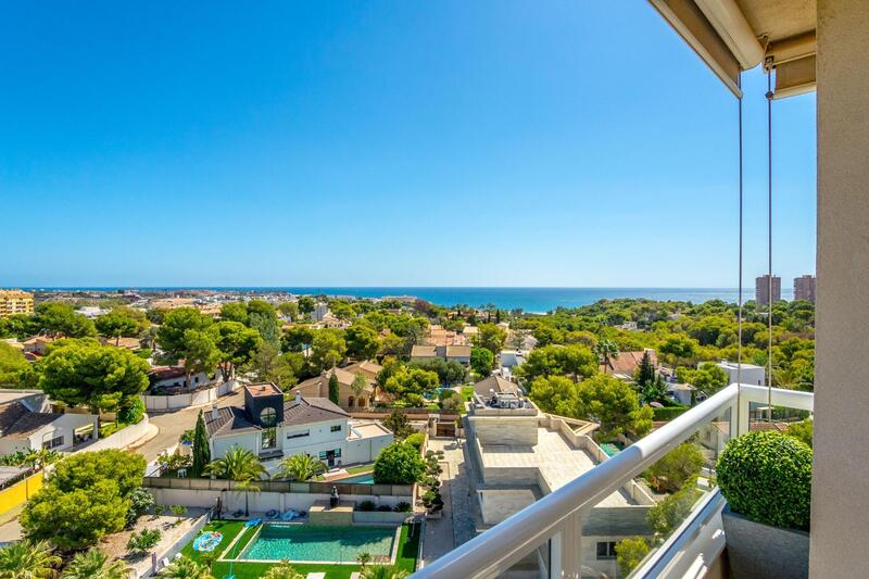 Apartment for sale in Campoamor, Alicante