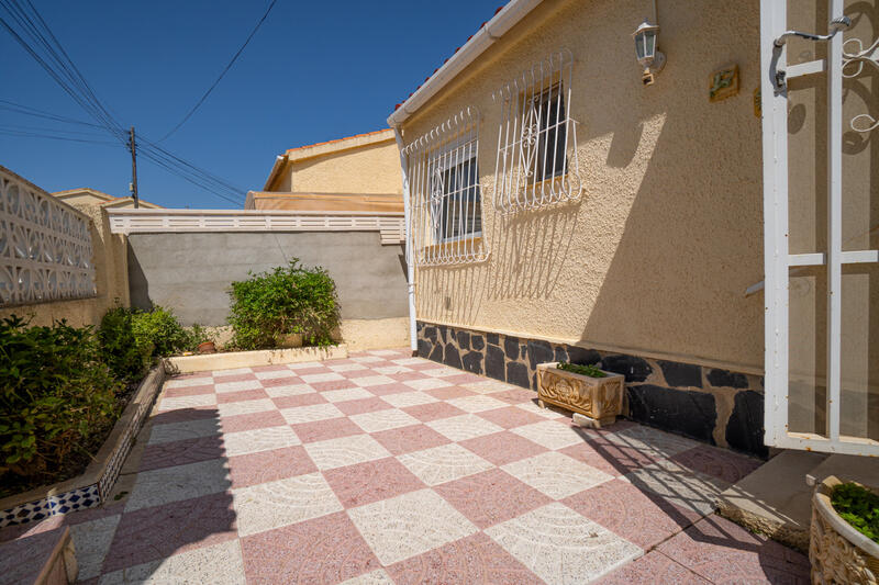 2 Cuarto Villa en venta