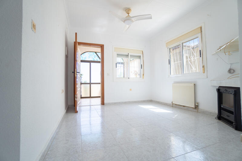 2 Cuarto Villa en venta