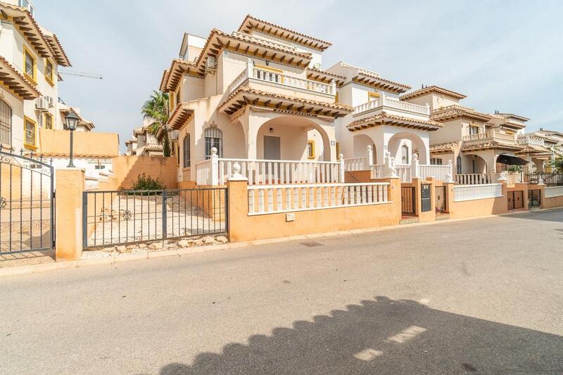 Villa for sale in Los Dolses, Alicante