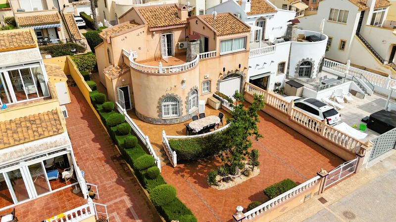 Villa en venta en Playa Flamenca, Alicante