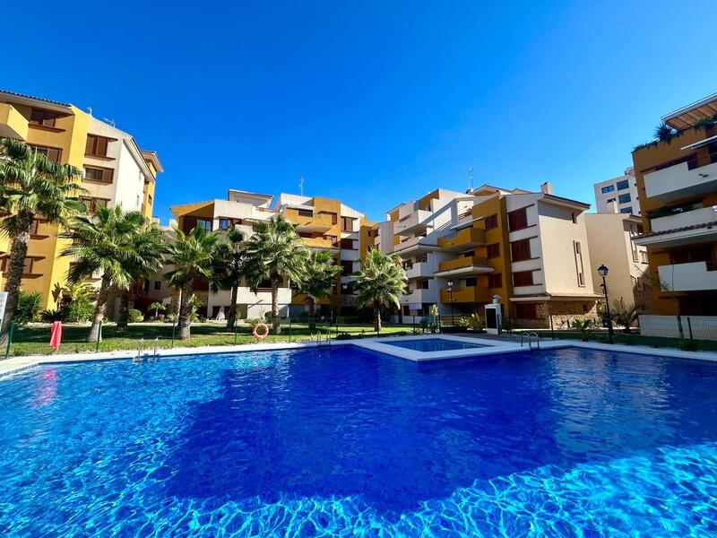 Apartamento en venta en Punta Prima, Alicante