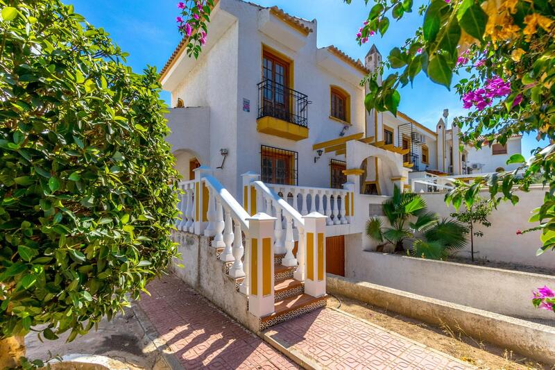 Villa for sale in Punta Prima, Alicante