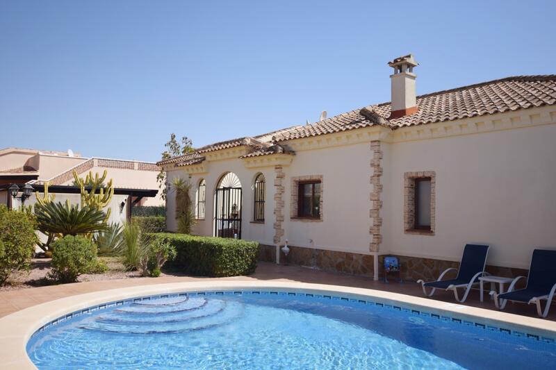 Villa en venta en Formentera del Segura, Alicante