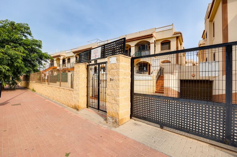 2 Cuarto Villa en venta