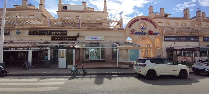 Commercieel vastgoed voor lange termijn huur in La Zenia, Alicante