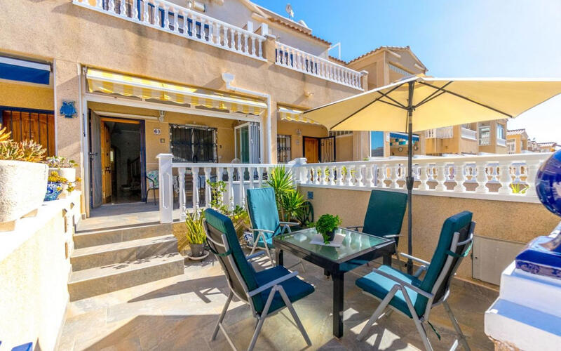 Townhouse for sale in Punta Prima, Alicante