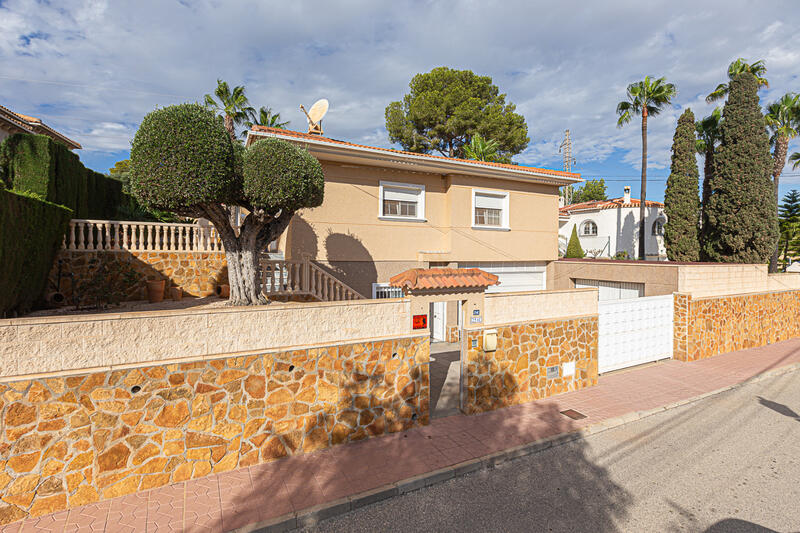 Villa à vendre dans Villamartin, Alicante