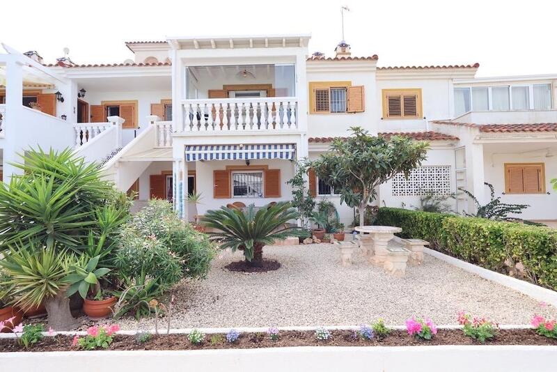 Villa till salu i Mil Palmeras, Alicante