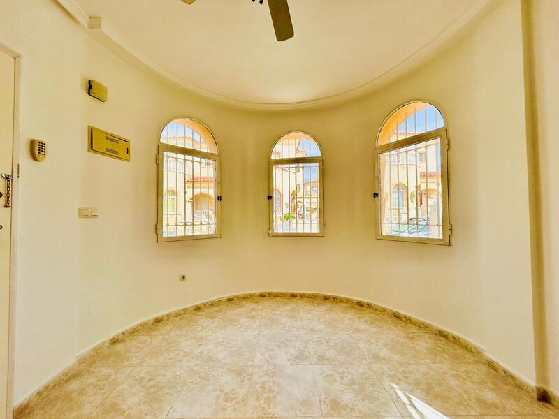 2 Cuarto Villa en venta