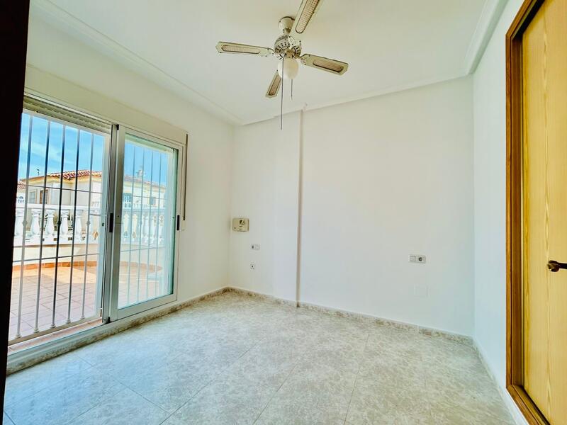 2 Cuarto Villa en venta