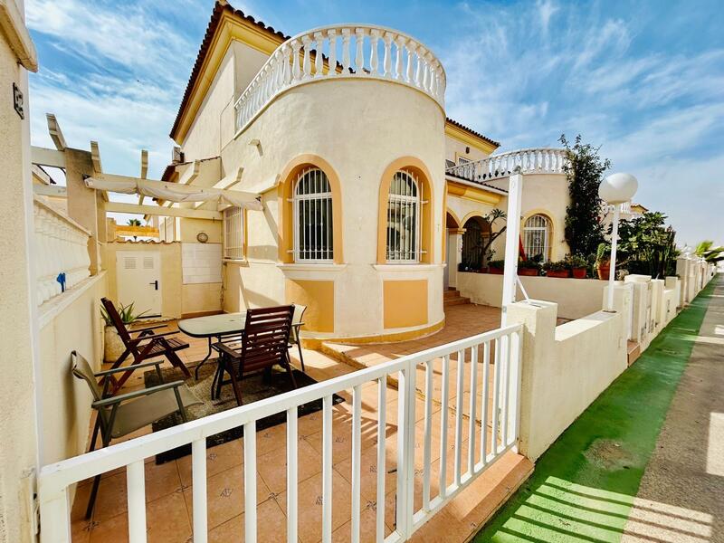 2 Cuarto Villa en venta