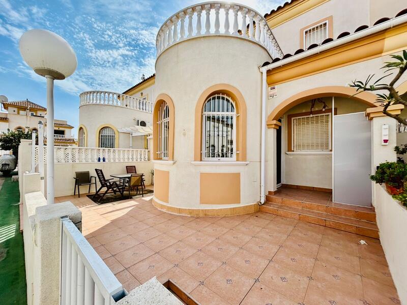 2 Cuarto Villa en venta