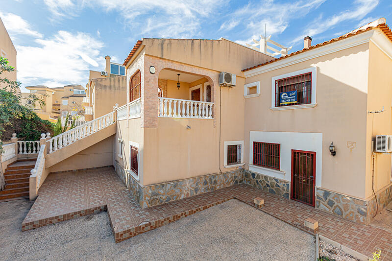 4 Cuarto Villa en venta